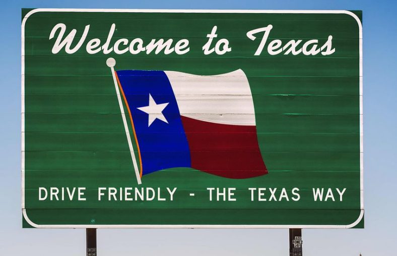 Famous welcome to texas sign